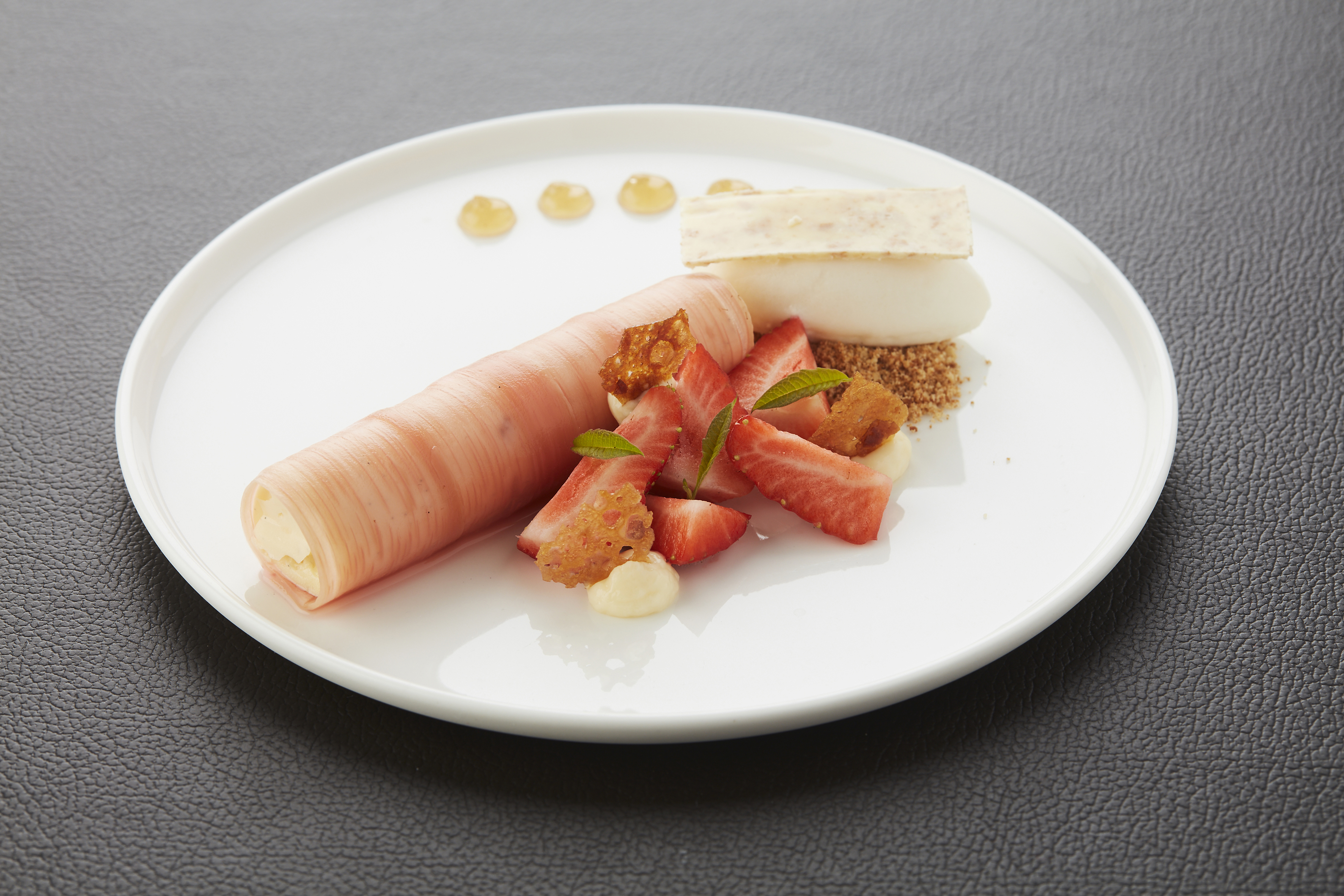 rhubarb rabarber aardbei strawberry chiboust